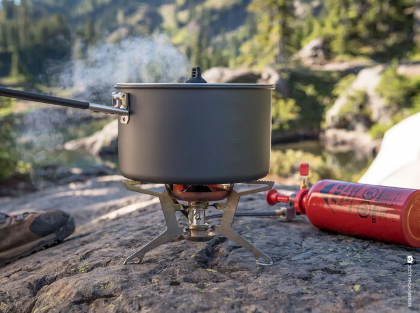 MSR WHISPERLITE INTERNATIONAL MULTI FUEL STOVE